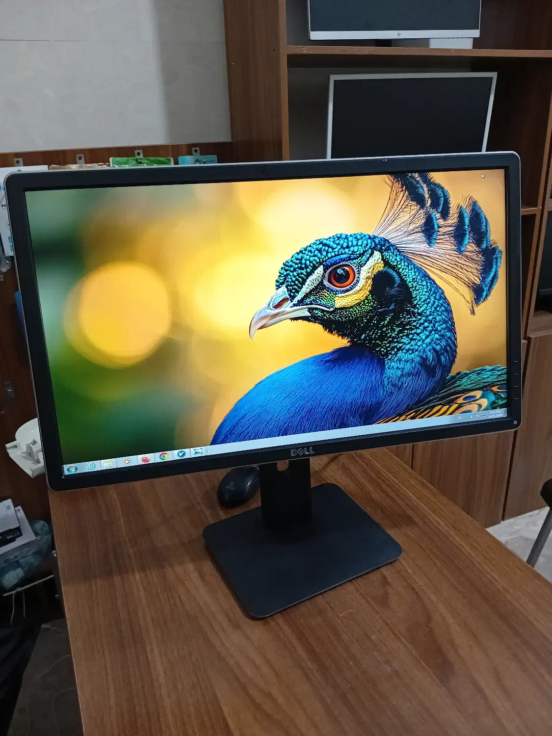 مانیتور 23 اینچ با پایه آسانسوری|قطعات و لوازم جانبی رایانه|بابل, |دیوار