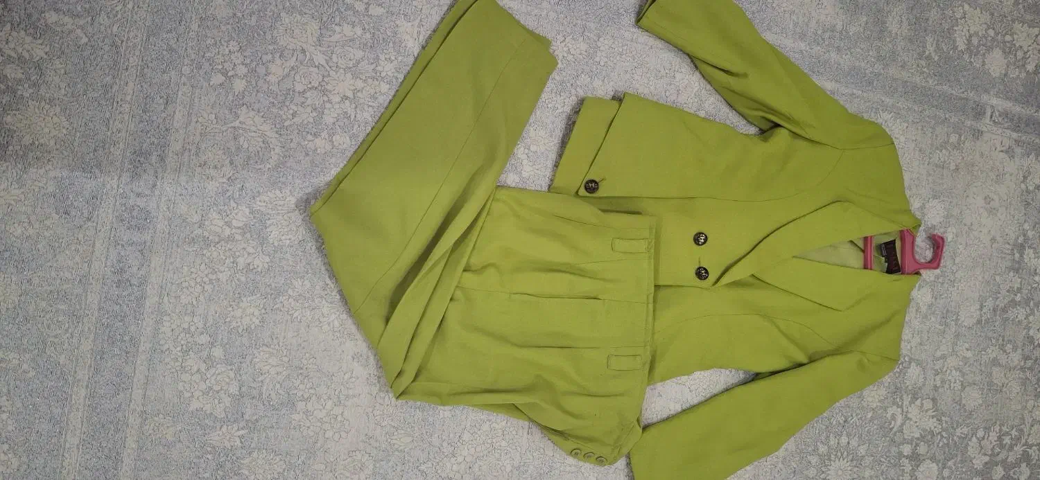 کت شلوار زنانه|لباس|ریگ, |دیوار