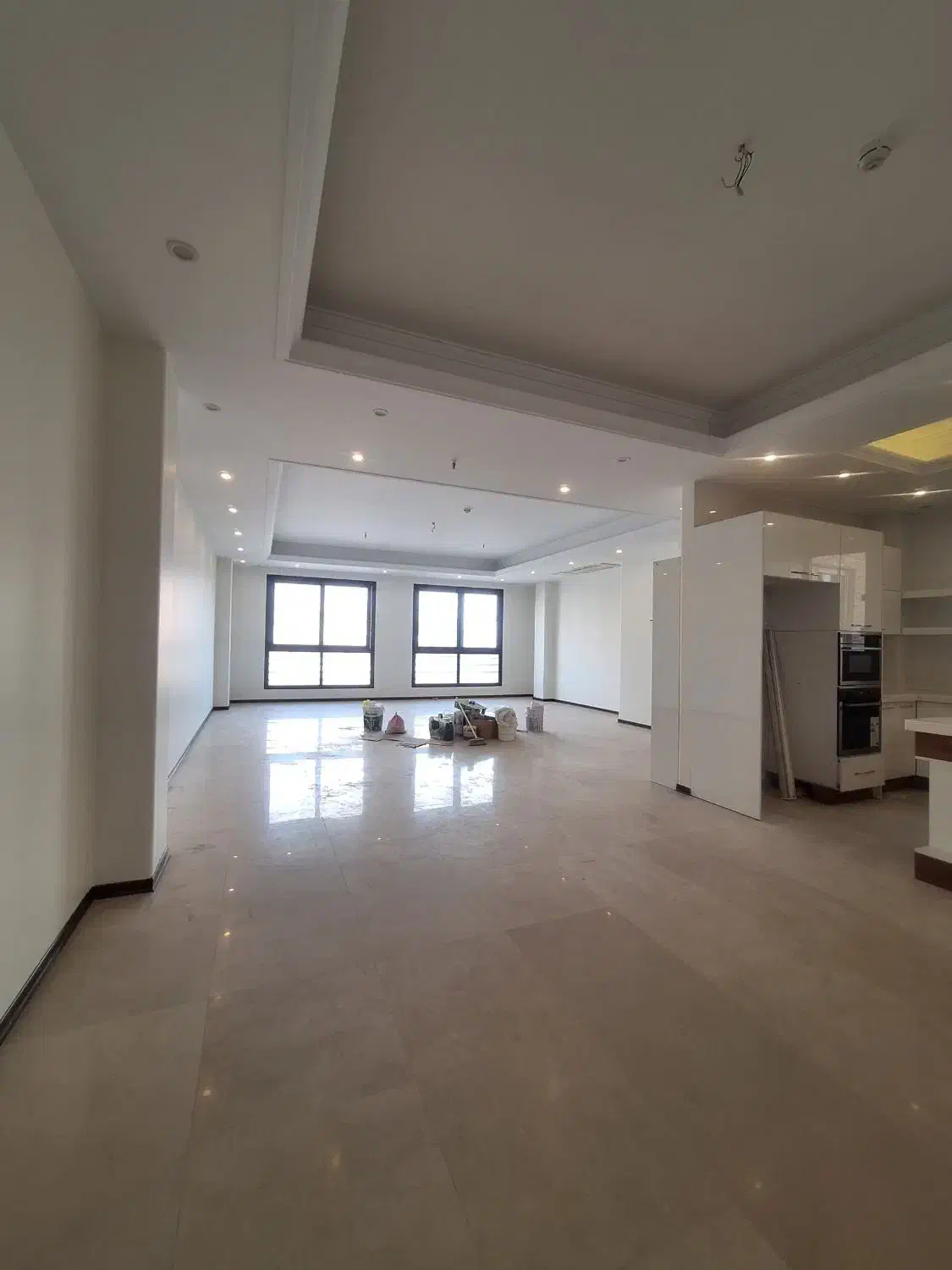 اجاره آپارتمان ۱۷۵متر۳ خواب (دروس کماسایی۲پارکینگ)