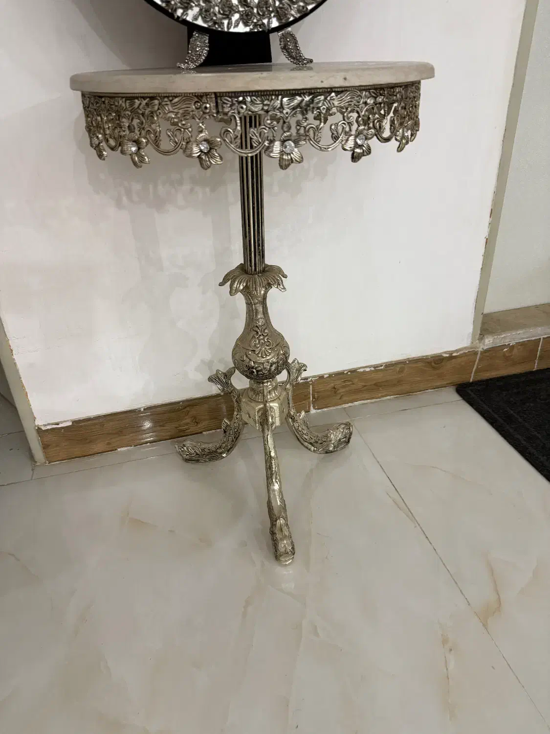 اینه ومیز|آینه|نظرآباد, نظرآباد|دیوار