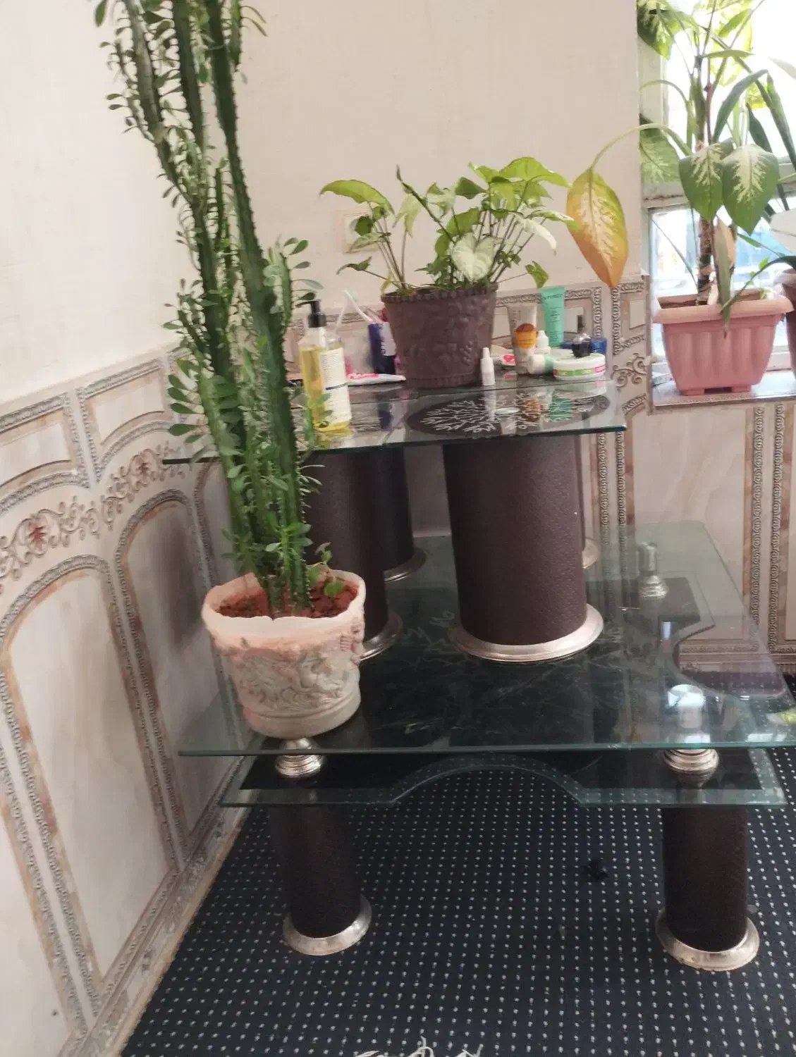 جلومبلی|مبلمان خانگی و میز عسلی|یاسوج, |دیوار