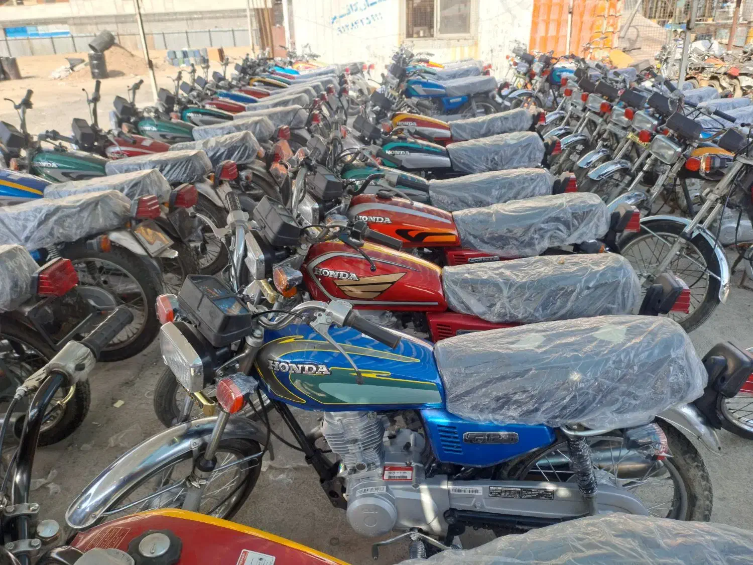 پارکینگ مزایده امیر|موتورسیکلت|تهران, باغ خزانه|دیوار