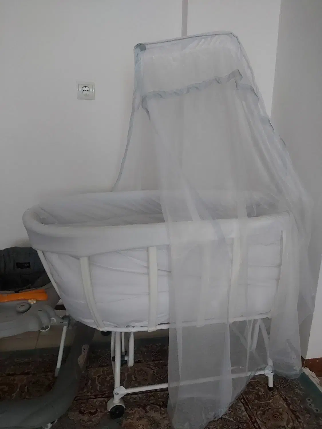 گهواره،تخت کنار مادر|تخت و صندلی بچه|محمدیه-قزوین, |دیوار