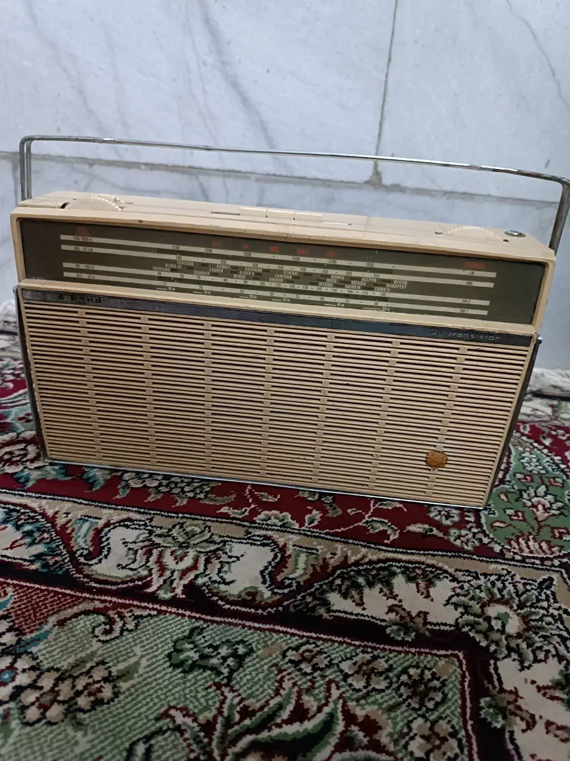 رادیو های قدیمی|کلکسیون اشیاء عتیقه|یزد, |دیوار