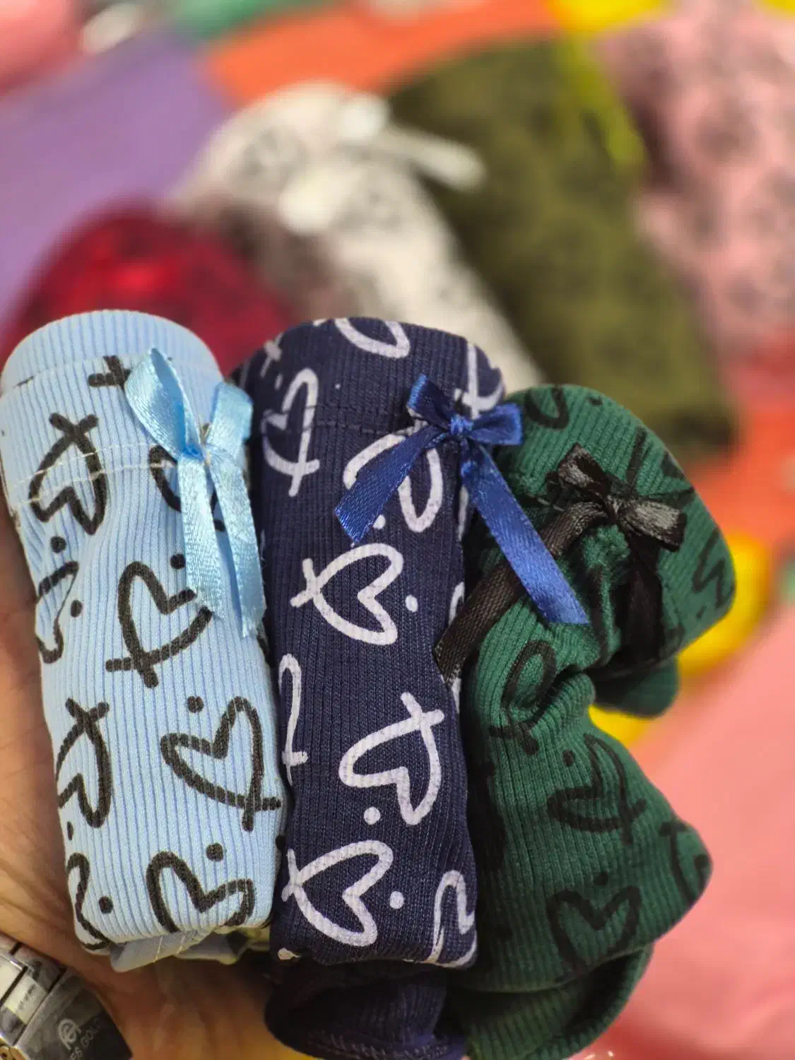 چند همکار خانم جهت کار در تولیدی لباس زیر|استخدام صنعتی، فنی، مهندسی|قزوین, |دیوار