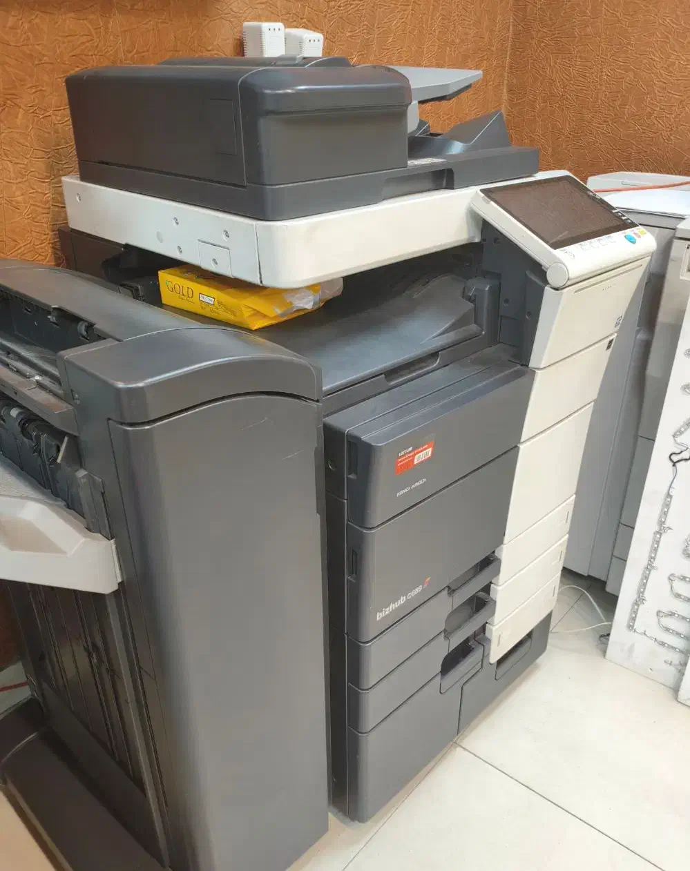 استخدام دفتر فنی چاپ و تبلیغات با آینده شغلی|استخدام رایانه و فناوری اطلاعات|تهران, پونک|دیوار