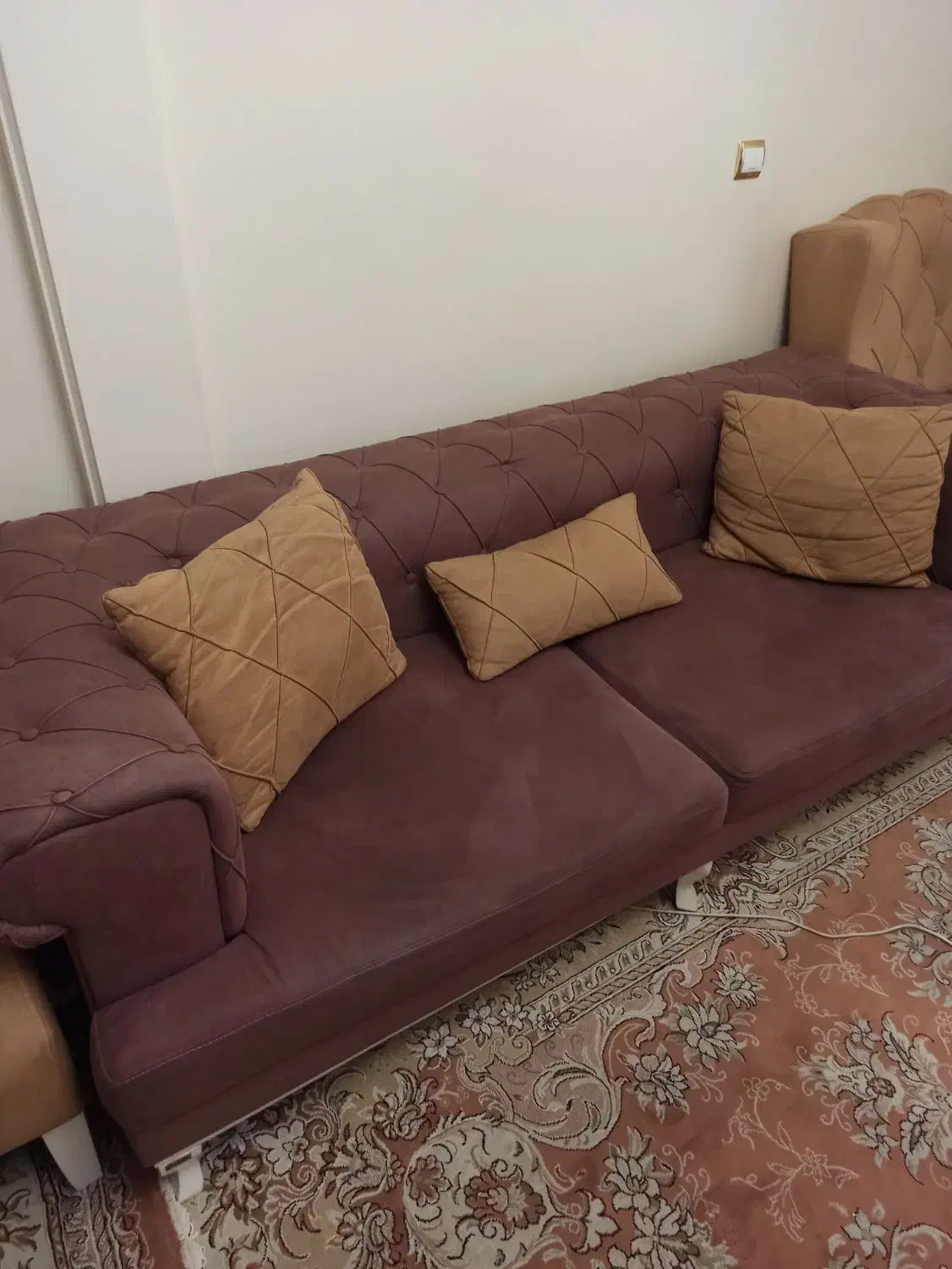 فروش مبل ۵ نفره چستر و یک تختخواب شو تک نفره|مبلمان خانگی و میز عسلی|تهران, چهارصد دستگاه|دیوار