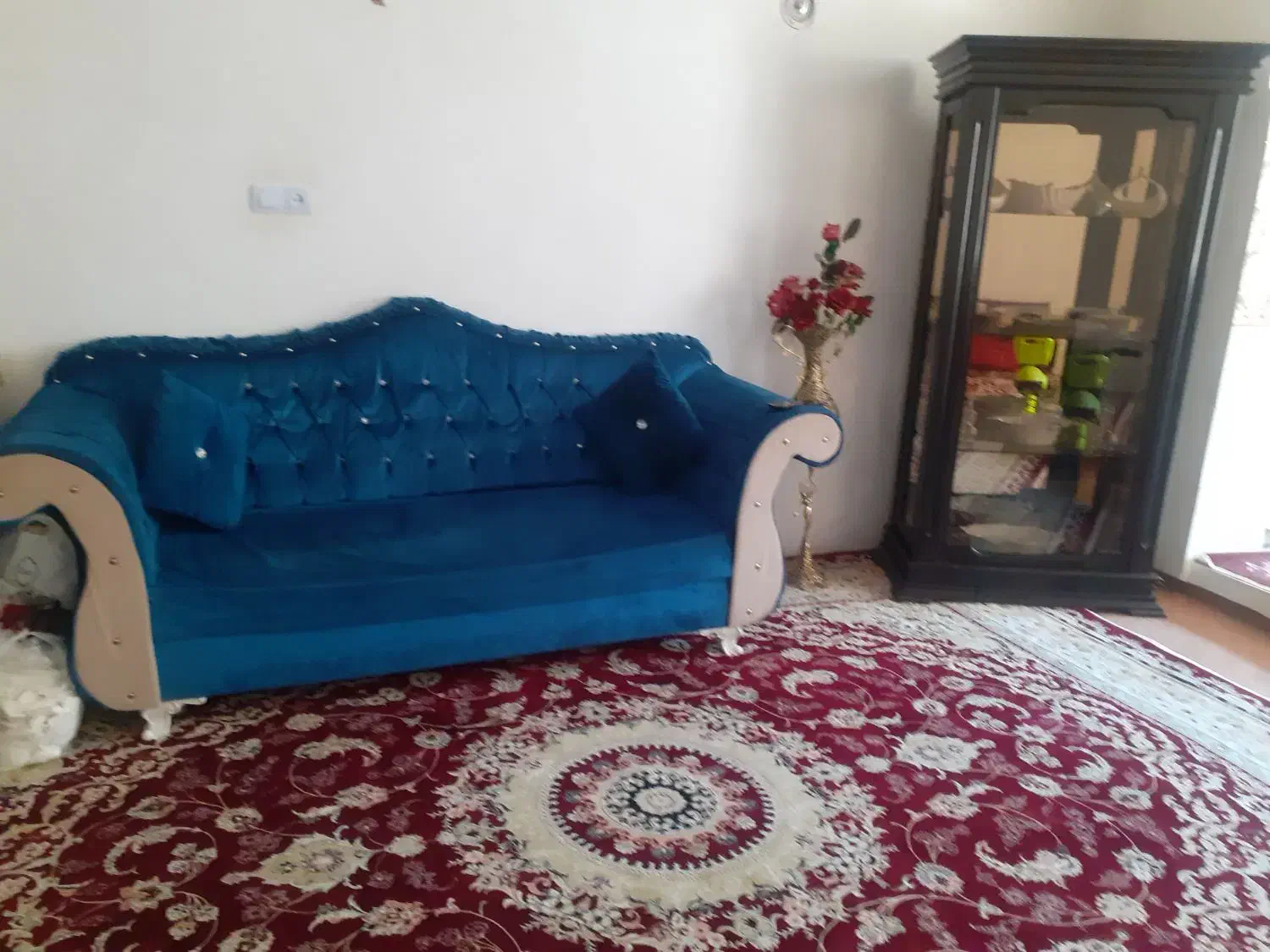 مبل نیمه سلطنتی|مبلمان خانگی و میز عسلی|شبستر, |دیوار