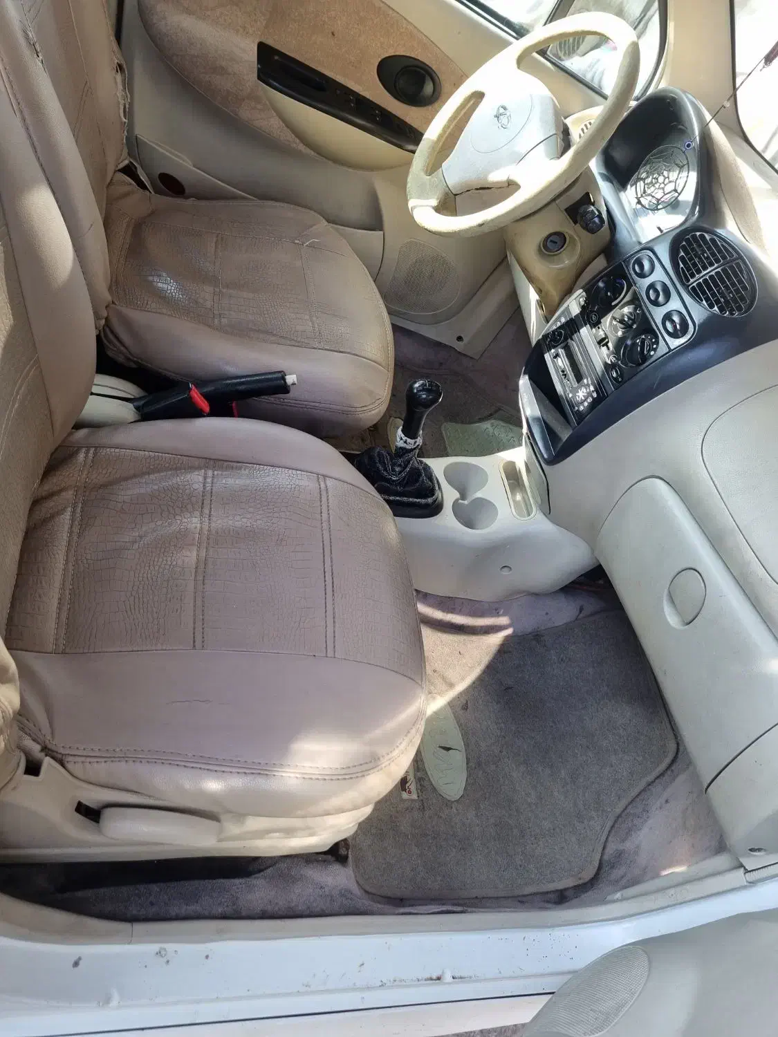 mvm110|خودرو سواری و وانت|لاهیجان, شیشه گران|دیوار