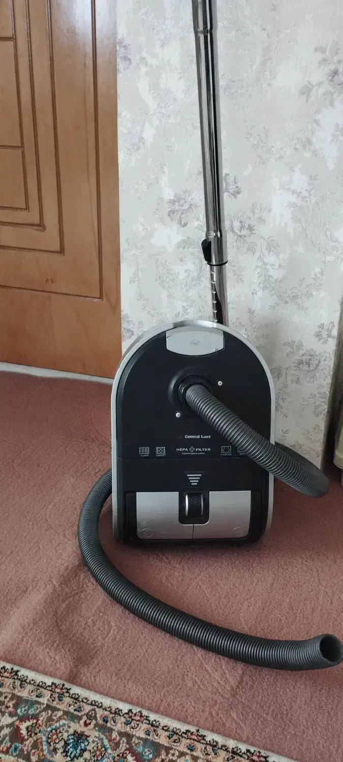 جارو برقی تمیز و سالم با همه وسیله هاش|جاروبرقی، جارو شارژی، بخارشو|قم, سربخش|دیوار