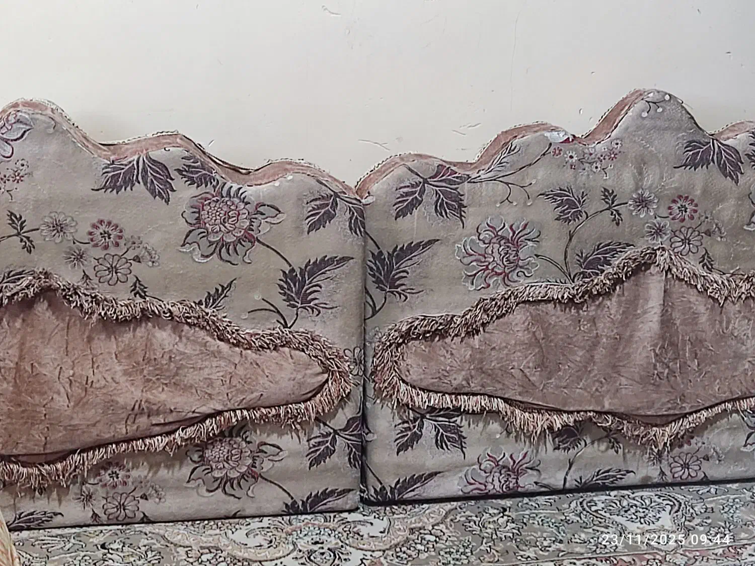 پشتی دیواری|پشتی|دوگنبدان, |دیوار