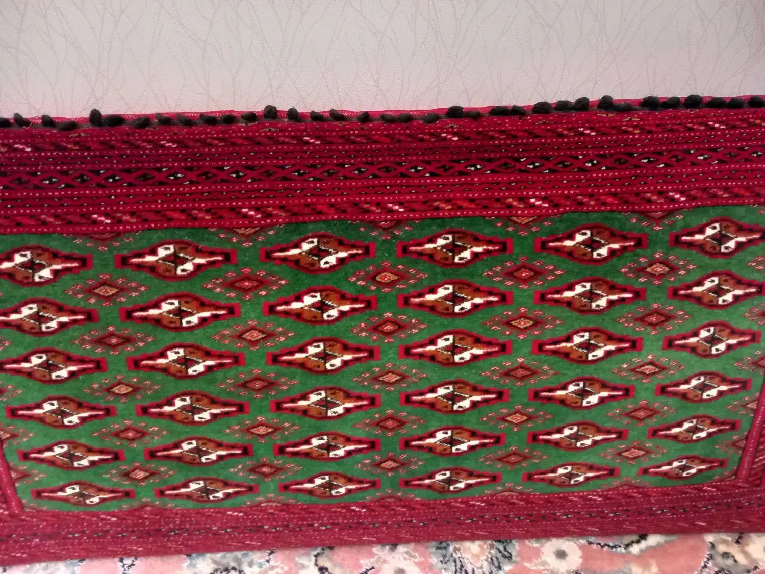 پشتی دستباف|پشتی|سبزوار, امیر کبیر|دیوار