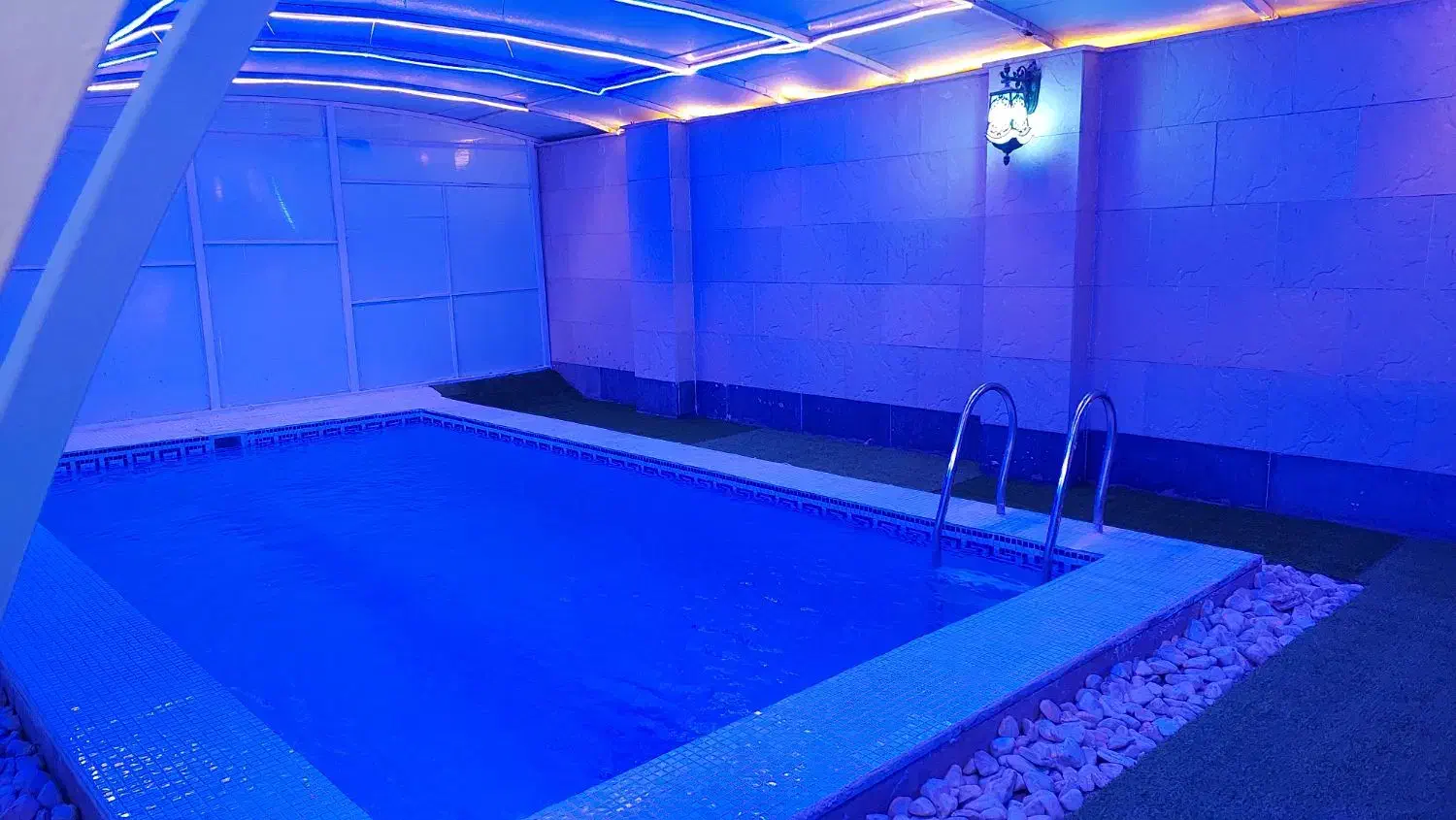 اجاره ویلا مدرن سهیلیه کردان|اجارهٔ کوتاهمدت ویلا و باغ|هشتگرد, تهران دشت|دیوار