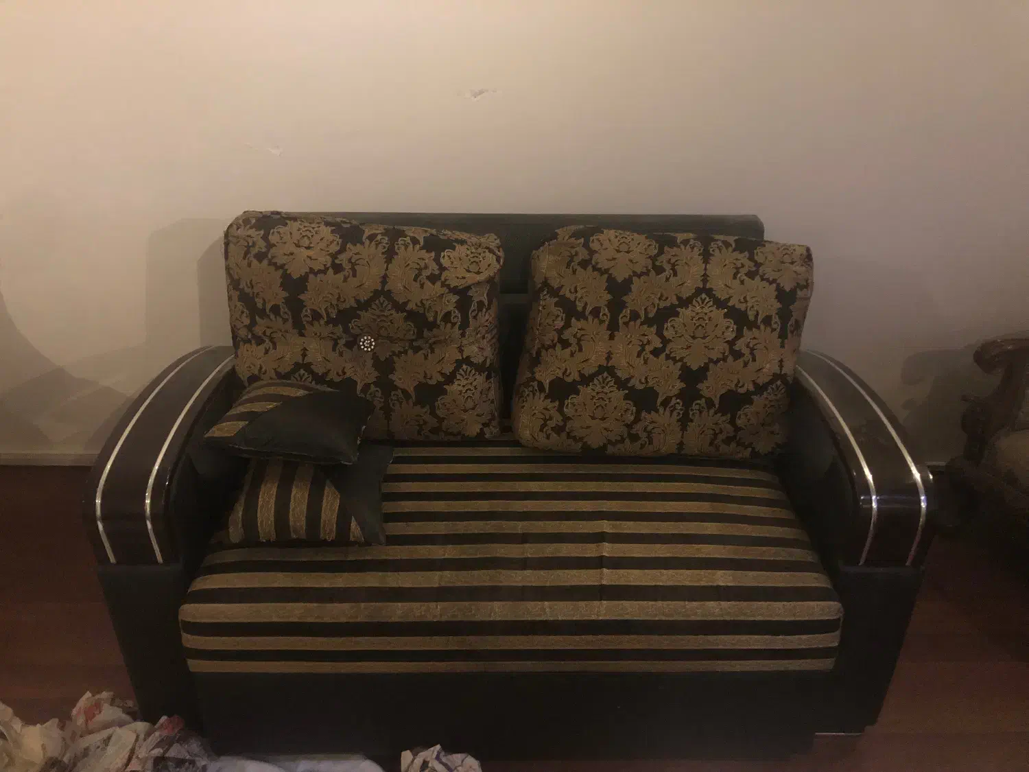 نیم ست راحتی|مبلمان خانگی و میز عسلی|پرند, فاز ۵|دیوار