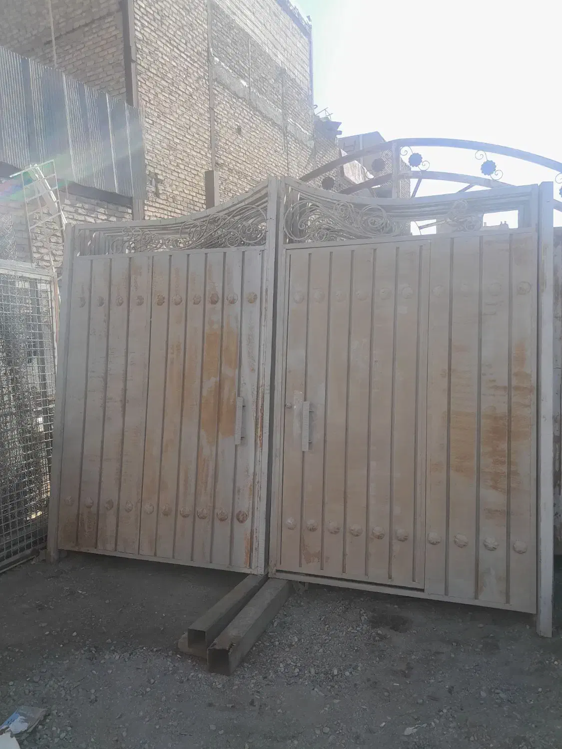 در باغی|مصالح و تجهیزات ساختمان|مشکین‌دشت, |دیوار