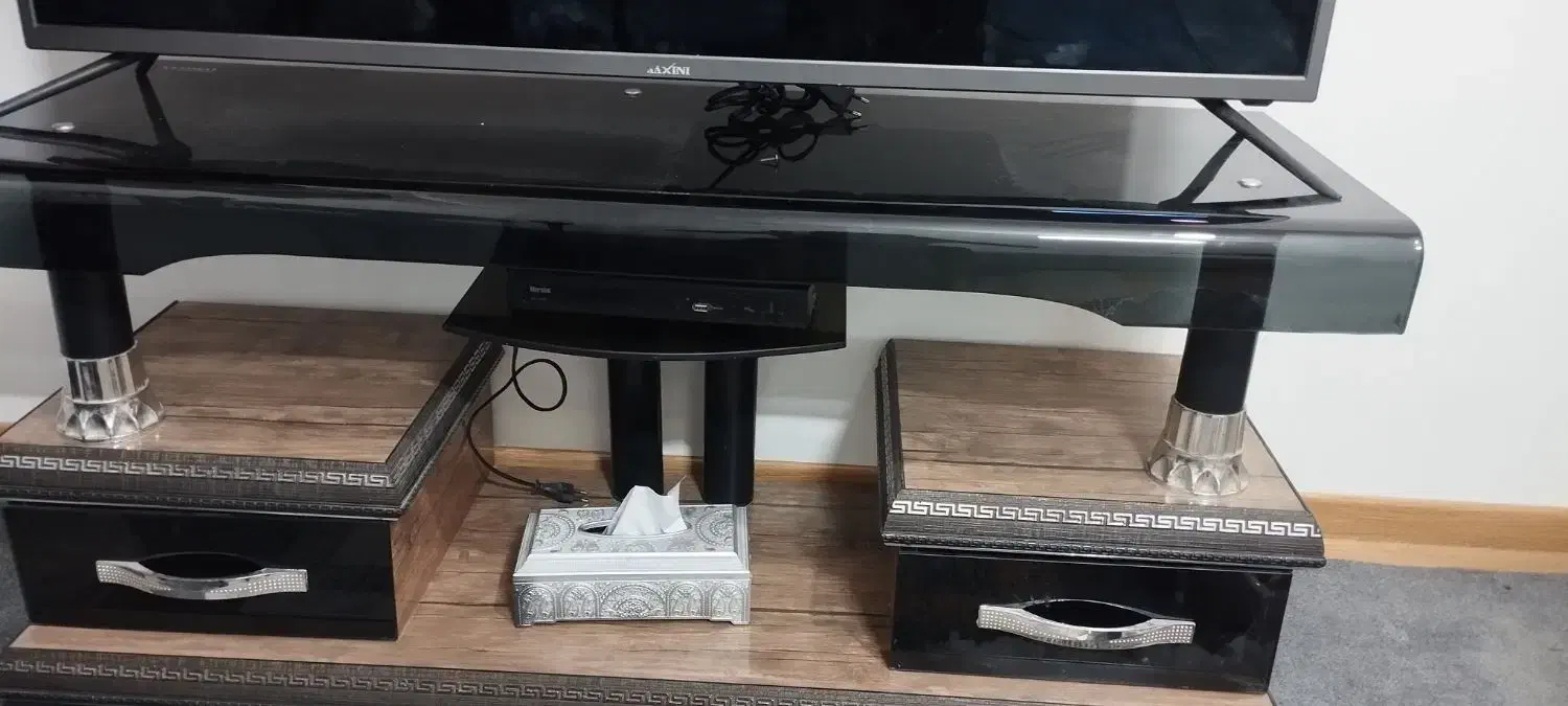 میز با تلوزیون|تلویزیون و پروژکتور|بجنورد, |دیوار