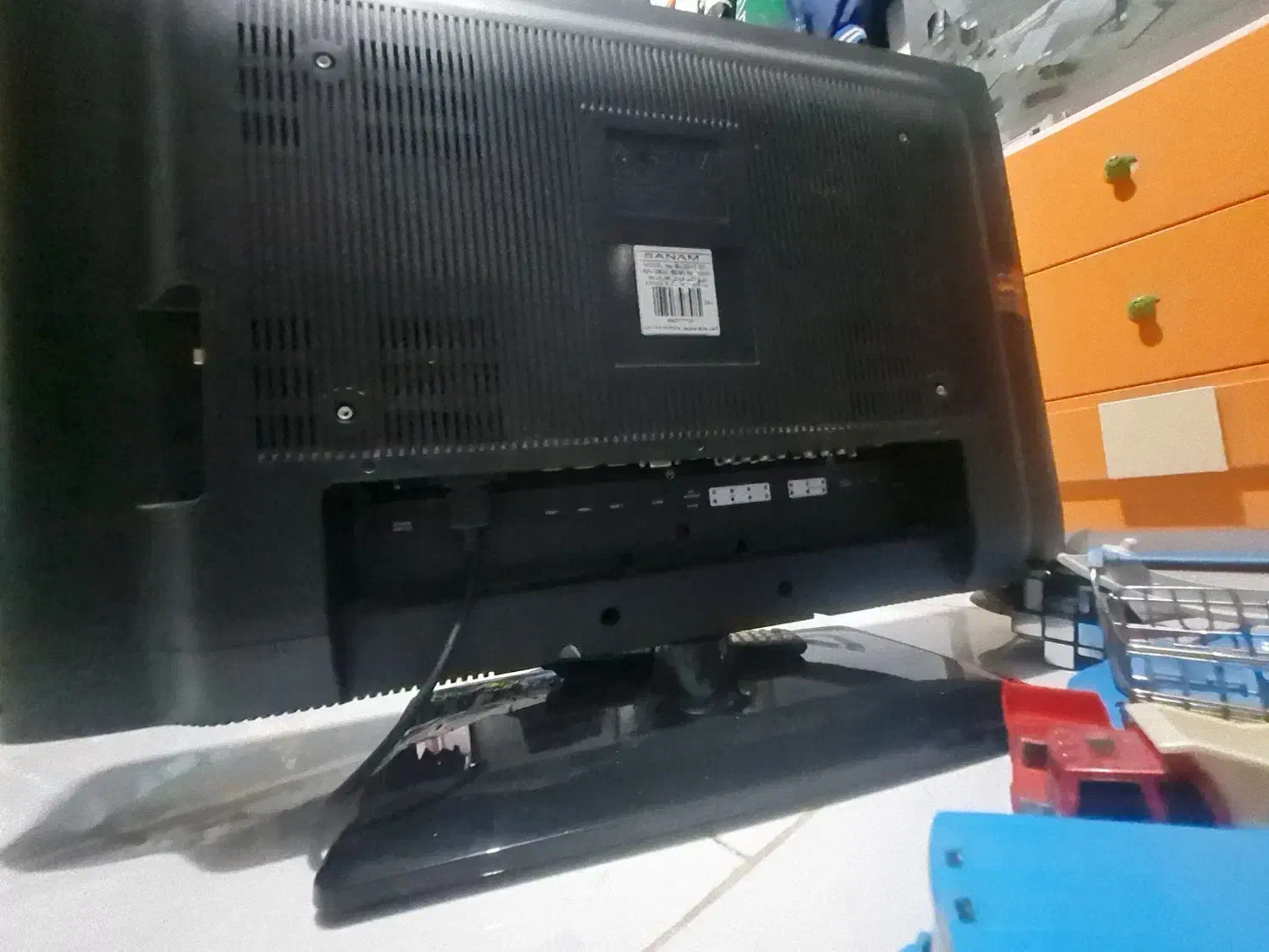 تلوزیون صنام ۳۲|تلویزیون و پروژکتور|اندیشه, اندیشه فاز ۳|دیوار