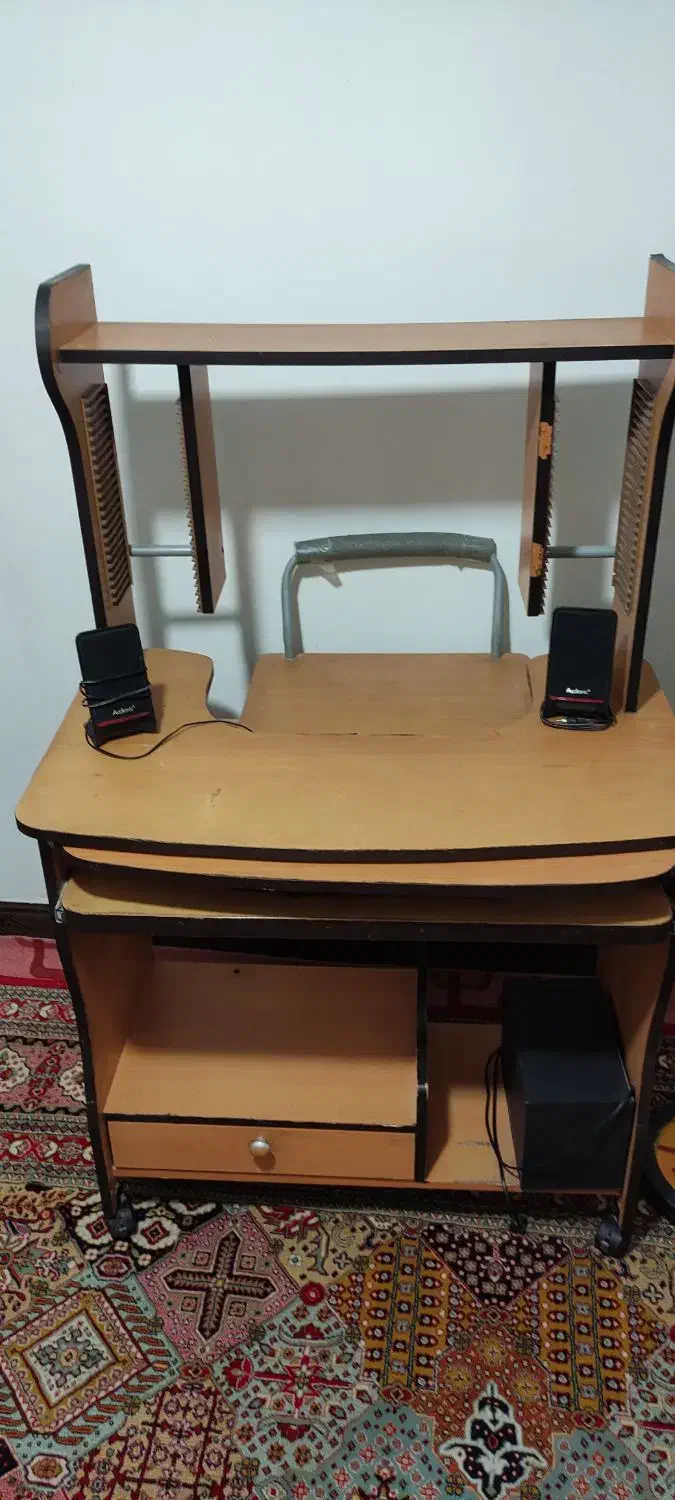 میز کامپیوتر درجه 1|میز تحریر و کامپیوتر|خرمآباد, |دیوار