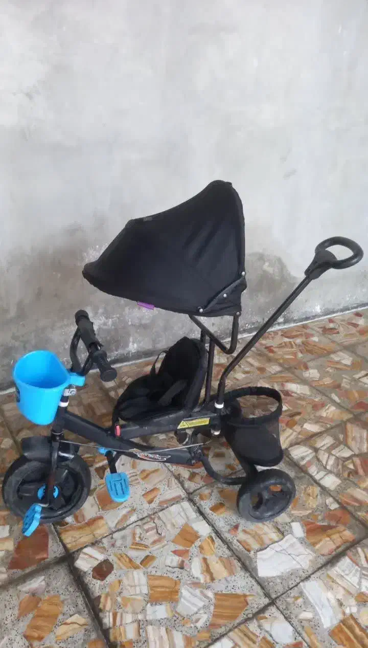 3چرخه سالم|دوچرخه، اسکیت، اسکوتر|گلوگاه بابل (گلیا), |دیوار