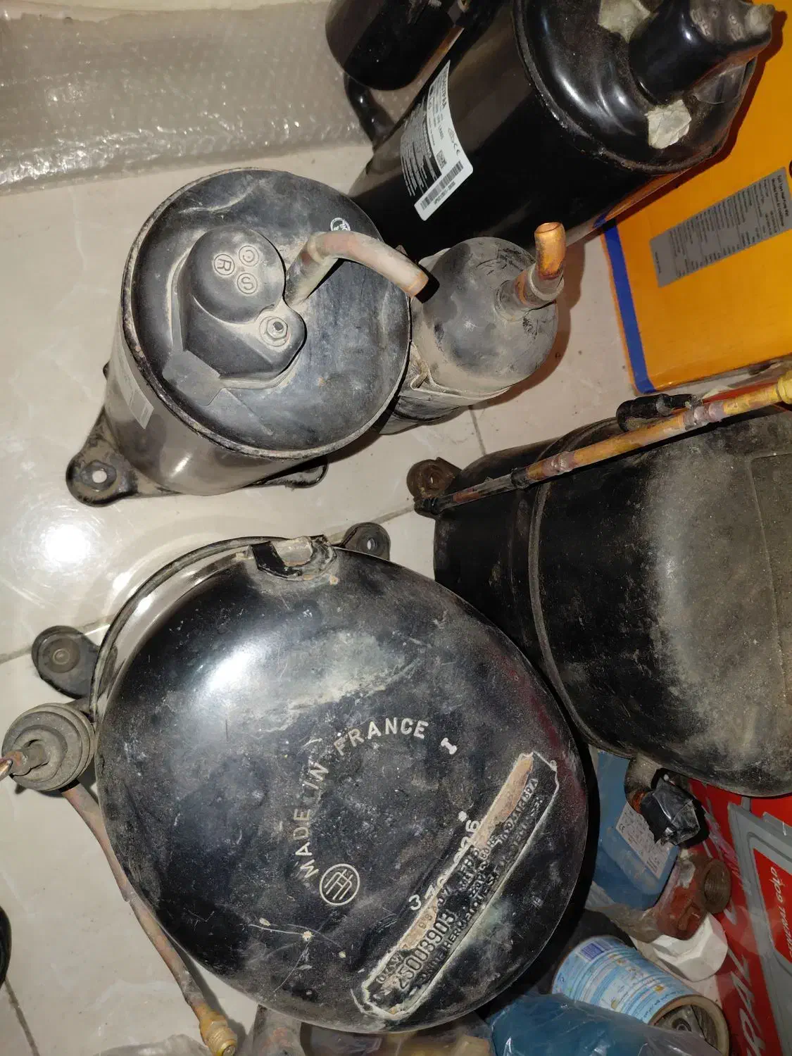 انواع کمپرسور اینورتر و پیستونی و روتاری|کولر گازی و فنکوئل|رشت, گلباغ نماز|دیوار