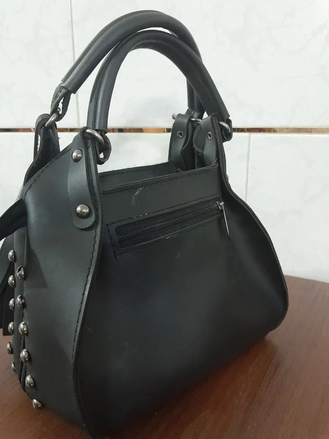 کیف|کیف، کفش، کمربند|زنجان, |دیوار