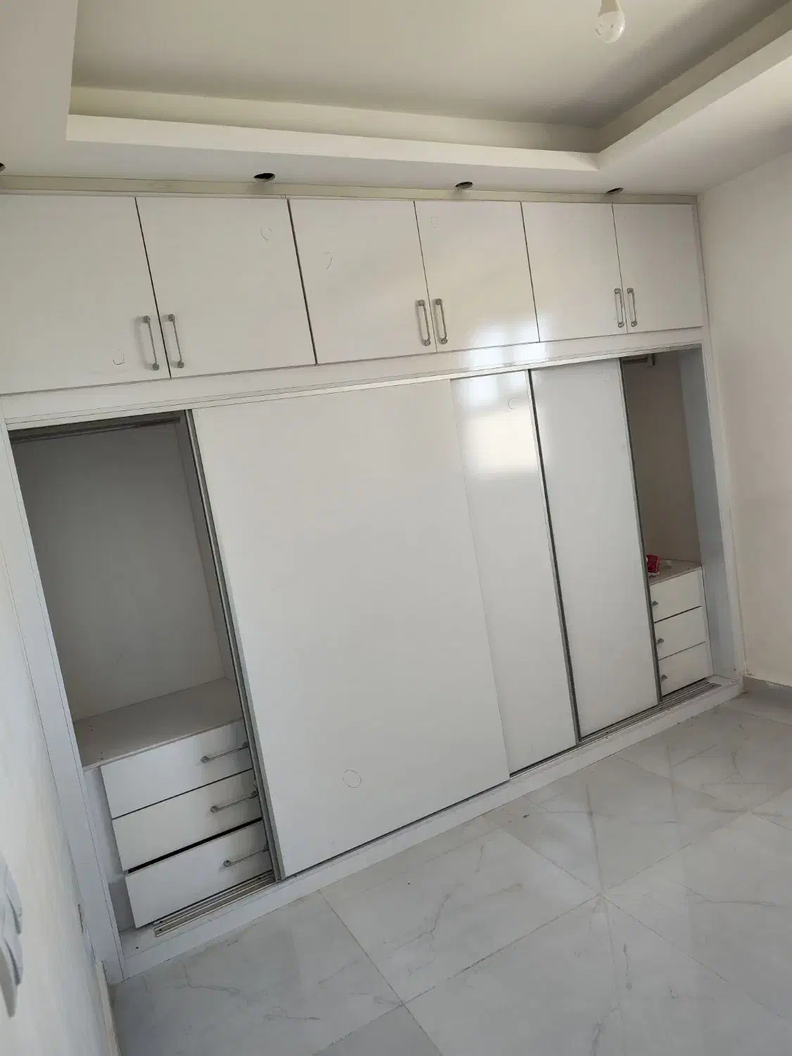 کمددیواری چهارچوب ریلی سفید نسکافه ای|جاکفشی، کمد، دراور|اردبیل, |دیوار