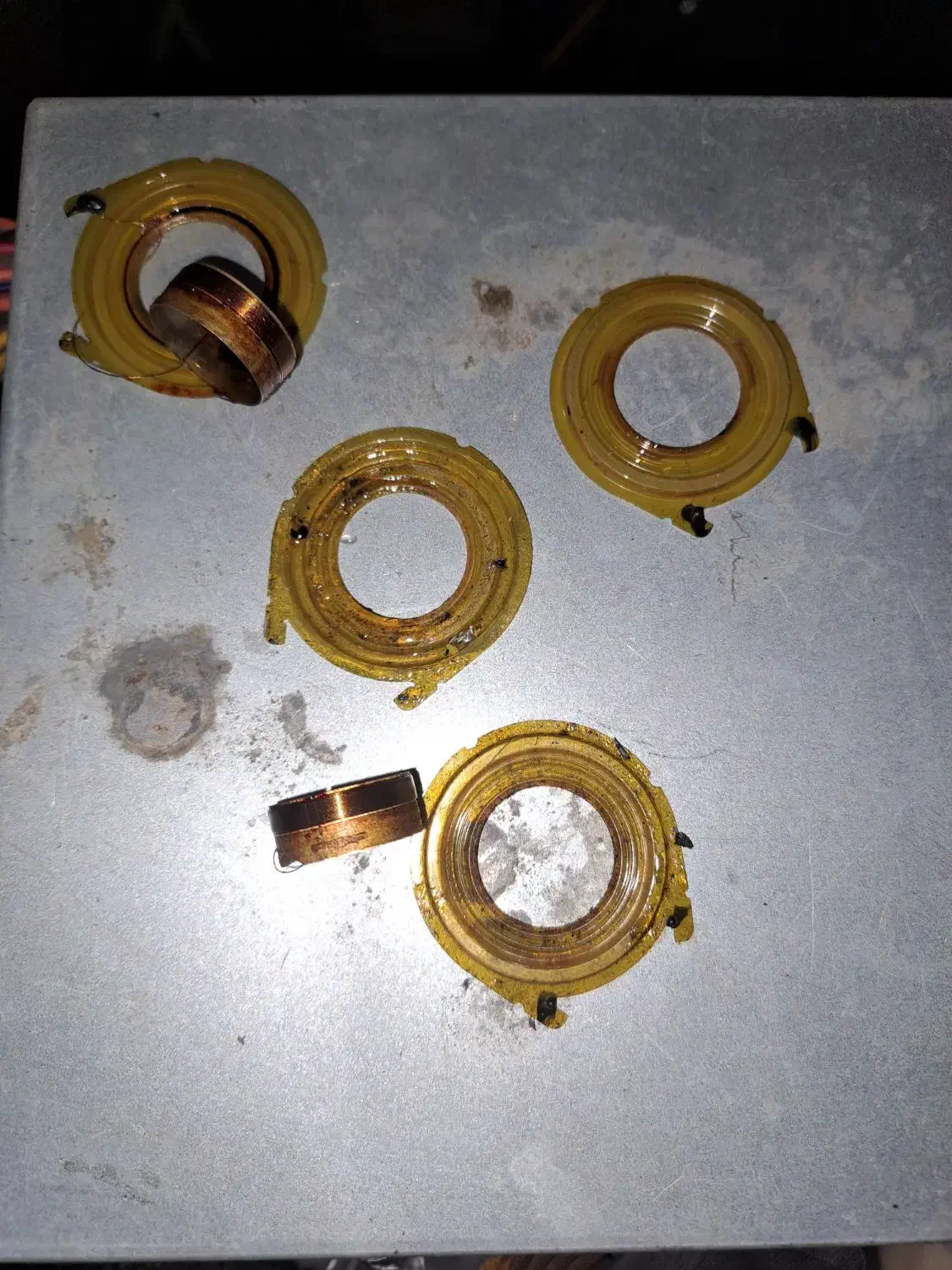 صفحه و دمپر تیوتر ۶۹۷۵|صوتی و تصویری|ساری, |دیوار