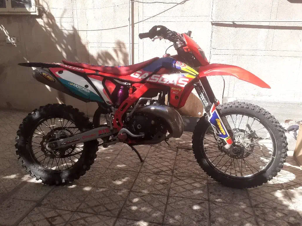 گس گس ۳۰۰|موتورسیکلت|قزوین, |دیوار