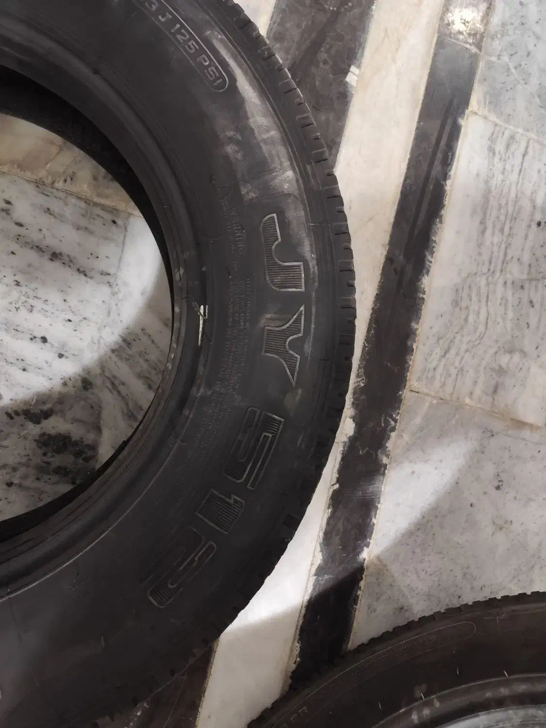 لاستیک مینی بوس نیسان کامیونت ۲۱۵.۷۵.۱۷.۵|قطعات یدکی و لوازم جانبی|مشکیندشت, |دیوار