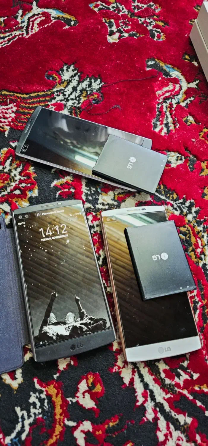 ۲ گوشی خاموش و ۱ گوشی سالم Lg v10 با ۲ باطری اصل|موبایل|چابکسر, |دیوار