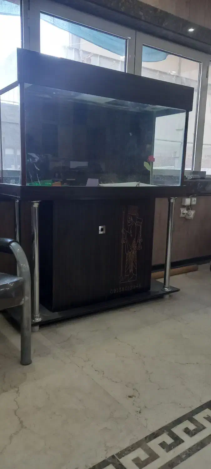 آکواریم با میز کابینتی|لوازم جانبی حیوانات|اصفهان, اندوان|دیوار