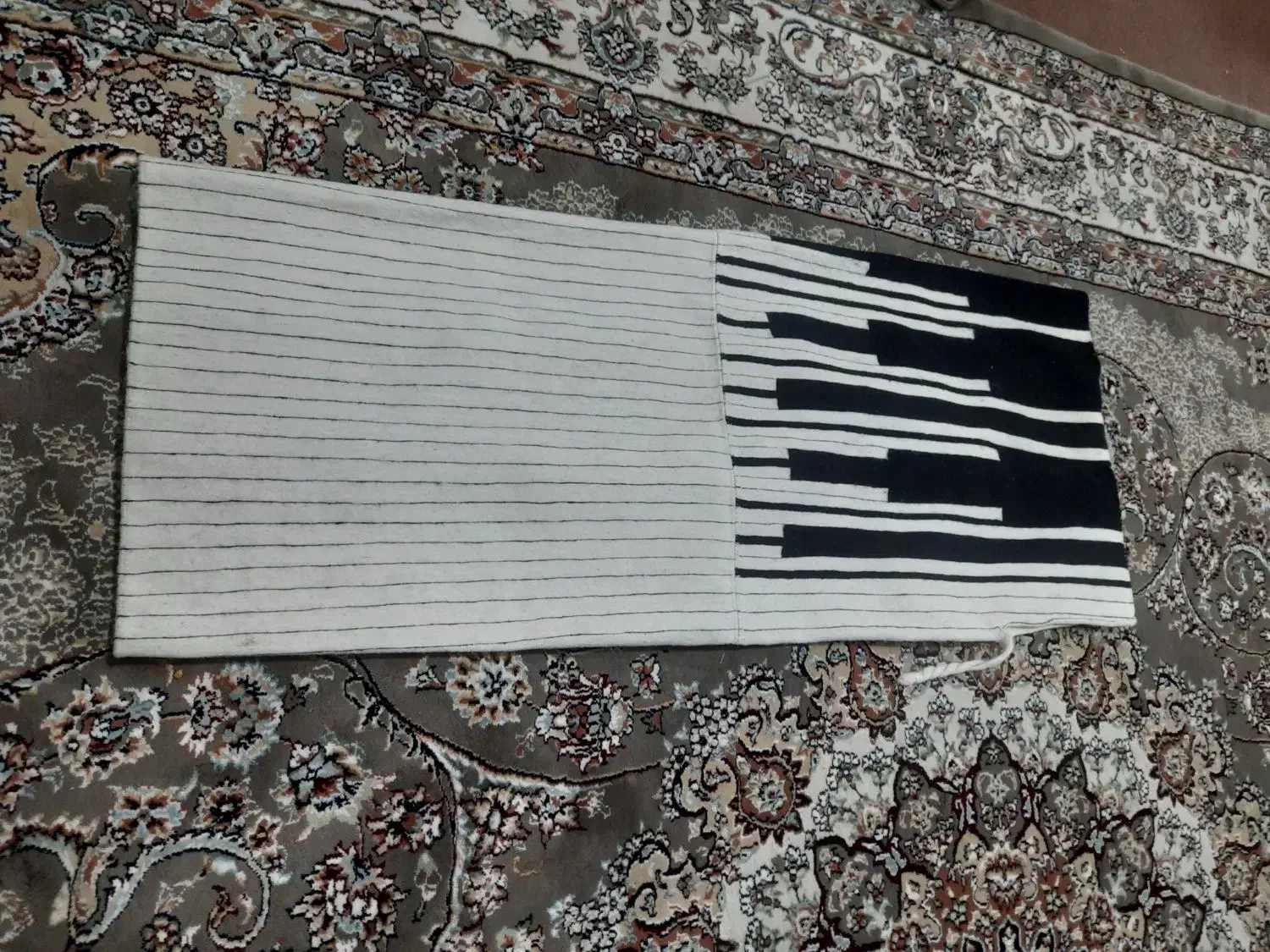 چوقاکیارسی باف اصل|لباس|مسجد سلیمان, |دیوار