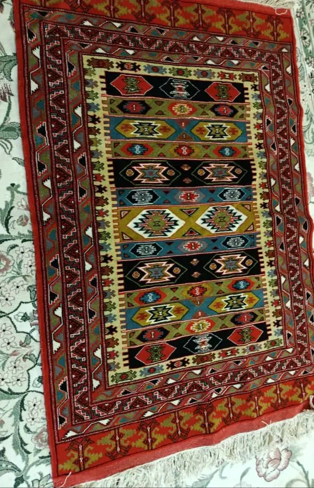 فرش دستبافت|فرش|شیراز, فرهنگ شهر|دیوار