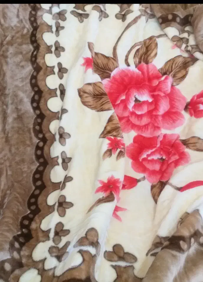 پتو نو|رختخواب، بالش، پتو|قروه, |دیوار