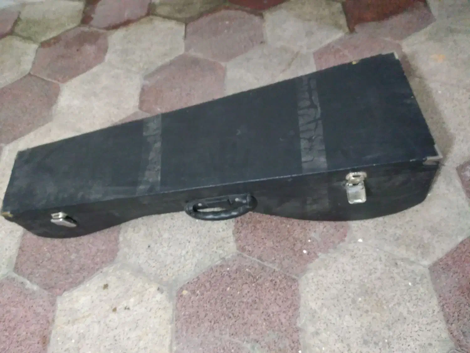 کیف سه تار داخل خز|سازهای سنتی|مشهد, تربیت (صدف)|دیوار