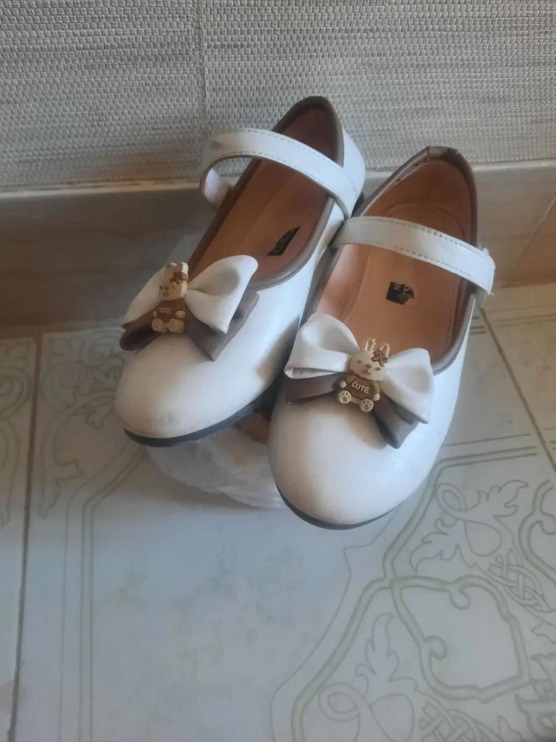 کفش دخترانه  نو|کفش و لباس بچه|میانه, |دیوار