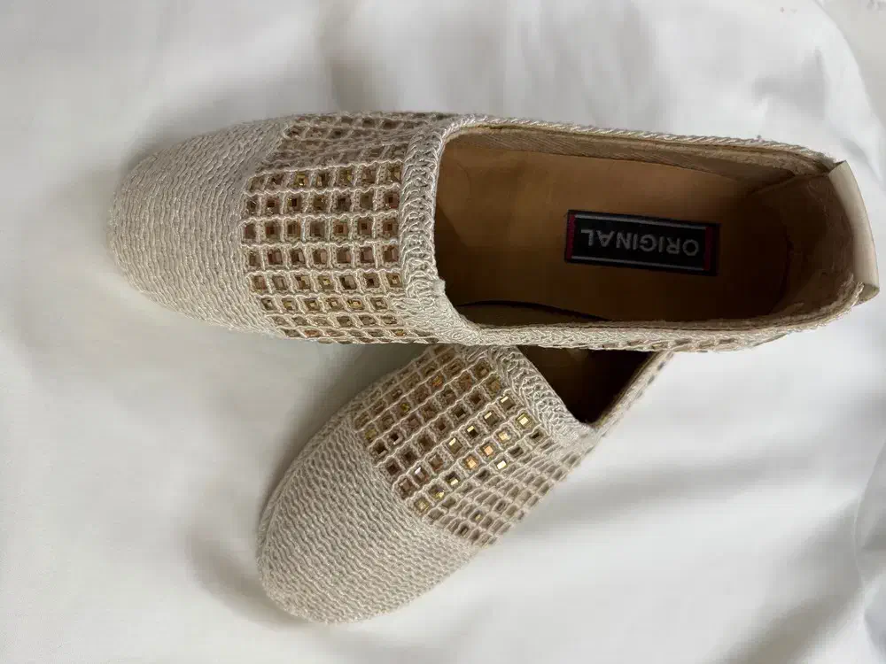 کفش|کیف، کفش، کمربند|بروجرد, |دیوار