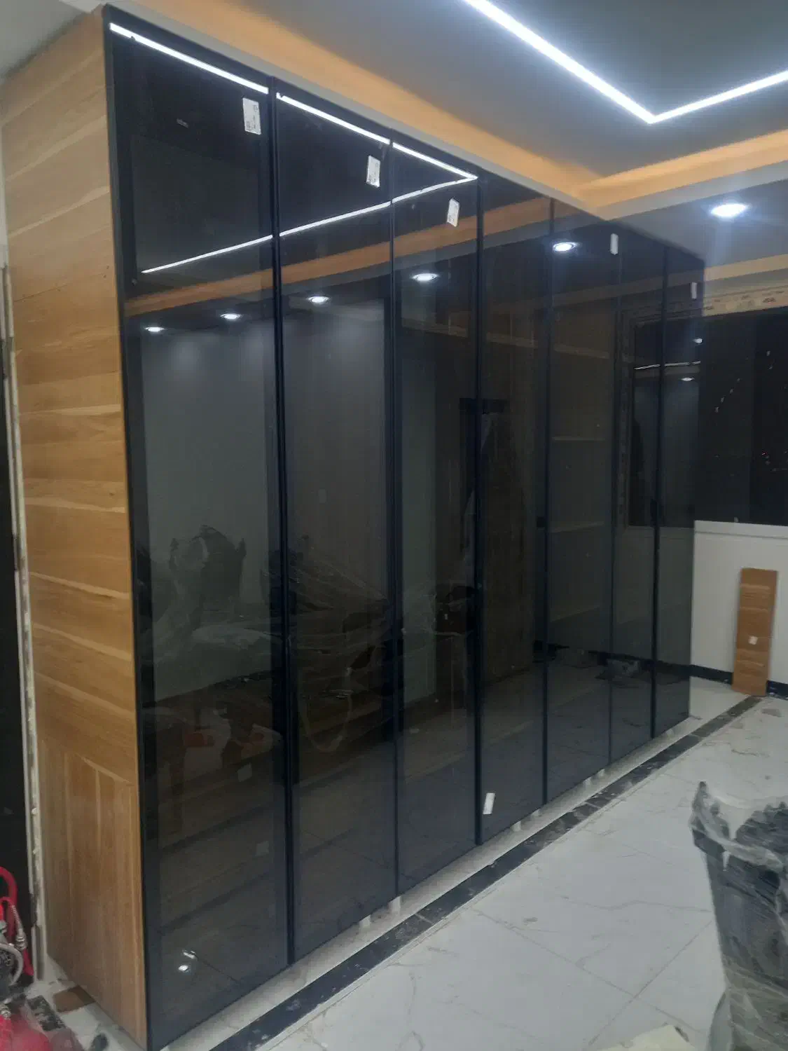 نصاب کابینت کمددیواری تخت کمجا|خدمات پیشه و مهارت|اسلامشهر, زرافشان|دیوار