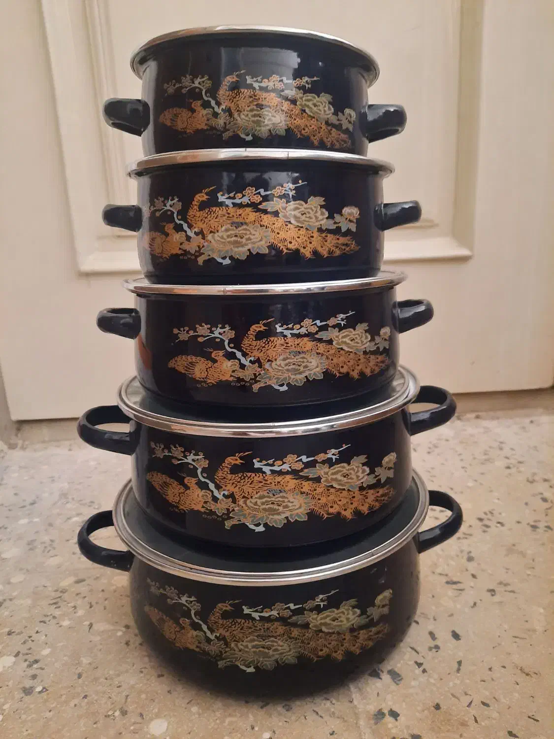 قابلمه لعابی|ظروف پخت‌وپز|اراک, |دیوار