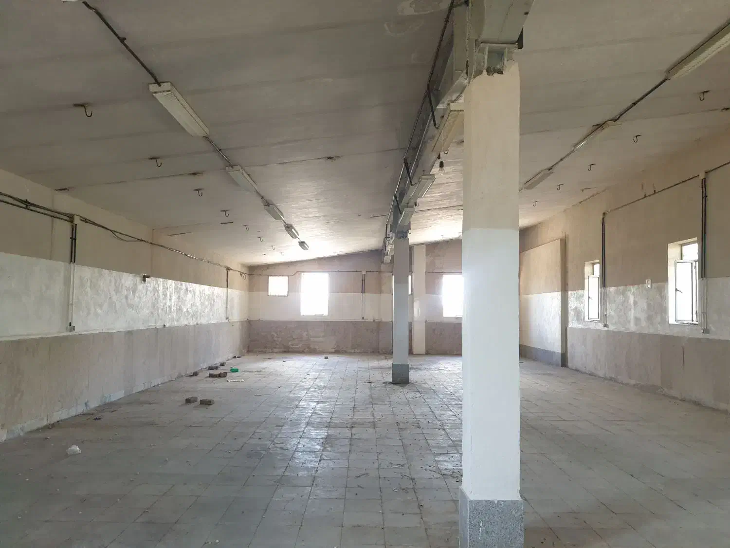 سوله برای اجاره جهت انباری و کارگاه|اجارهٔ دفتر صنعتی، کشاورزی، تجاری|بروجرد, |دیوار