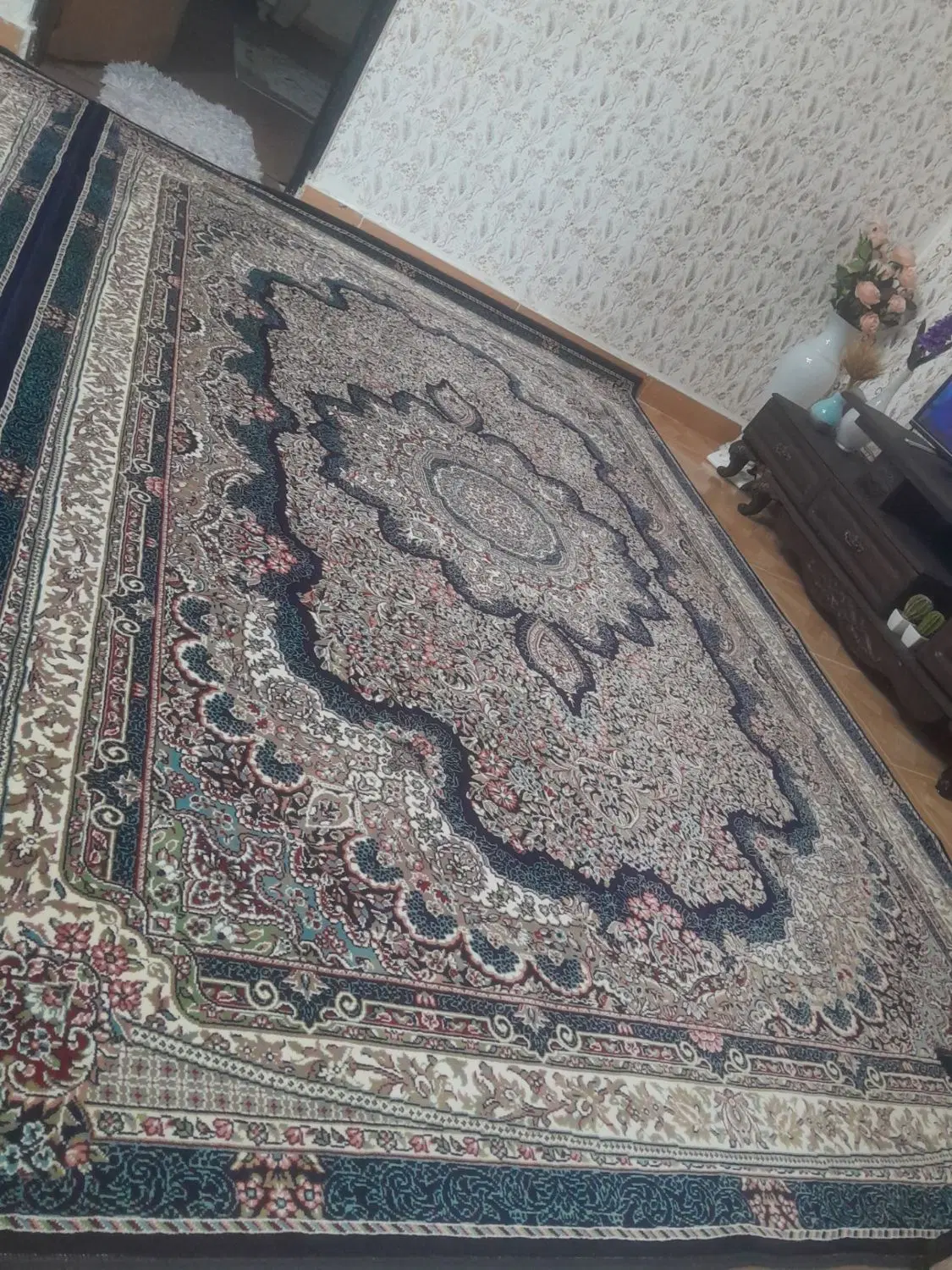 ۲عدد فرش ۶ متری سرمه‌ای|فرش|رشت, جماران|دیوار