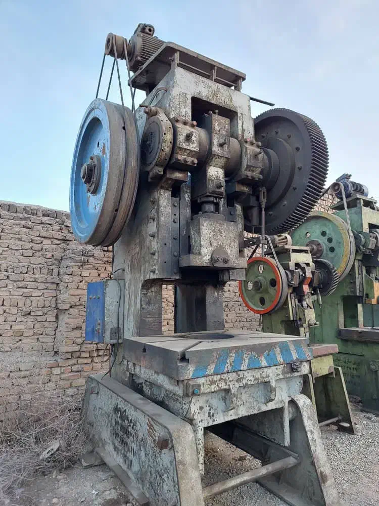 پرس ضربه ای ۲۵۰ تن قیومی ۲۶ سانت کورس|ماشینآلات صنعتی|ری, شهرری|دیوار