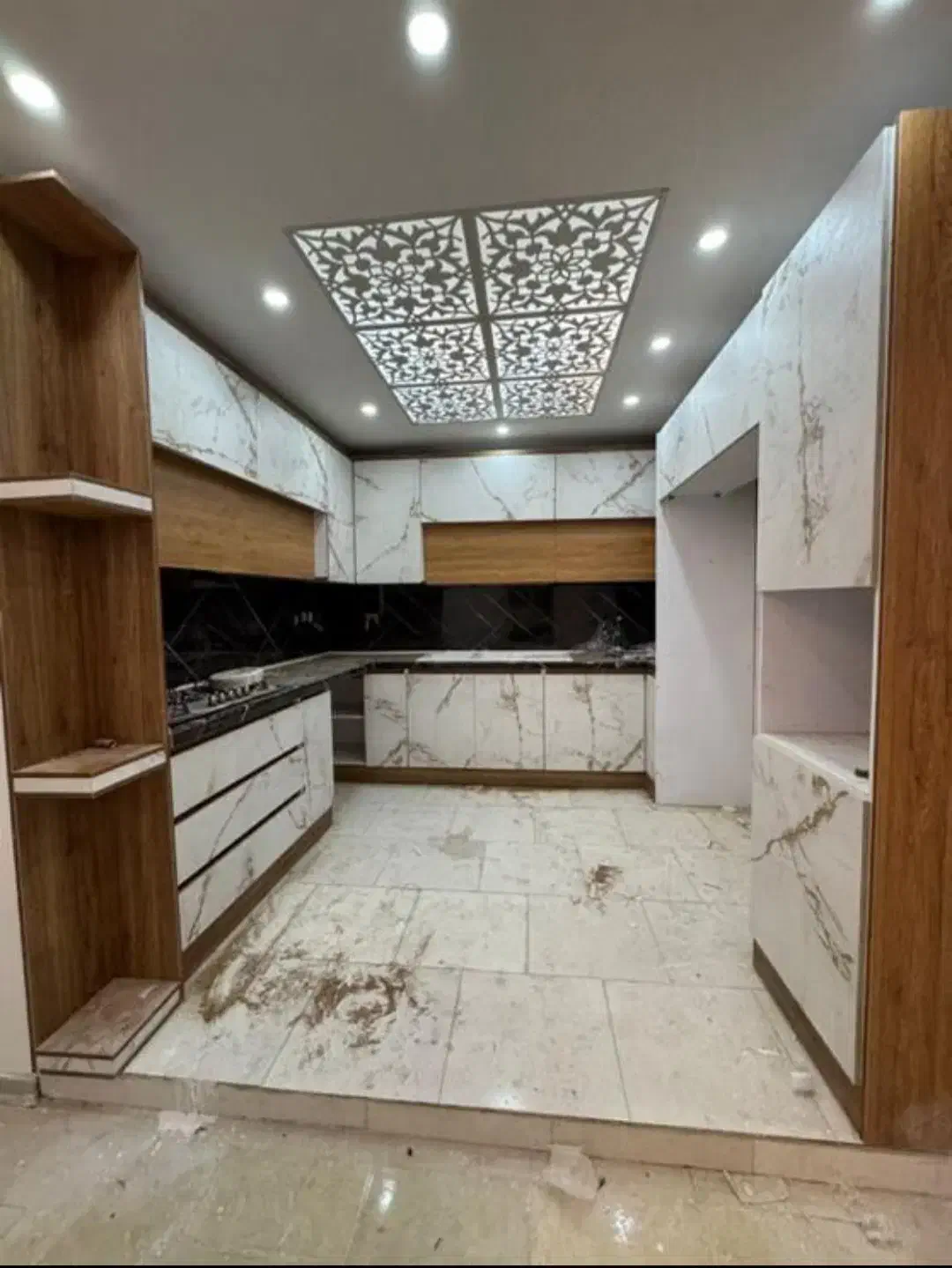 کیانمهر شهرک ابریشم/پارکینگ سندی مسقف/(املاک آرن)|فروش آپارتمان|چهارباغ, |دیوار