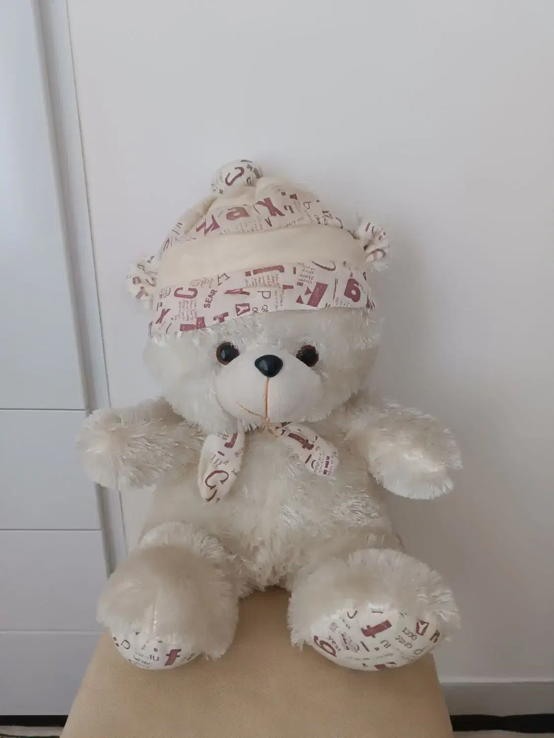 خرس سفید کرکی|اسباب‌بازی بچه|میانه, |دیوار