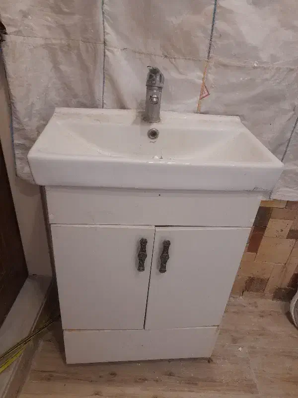 روشویی با کابین و اینه و شیر|لوازم سرویس بهداشتی|قم, حاج زینل|دیوار