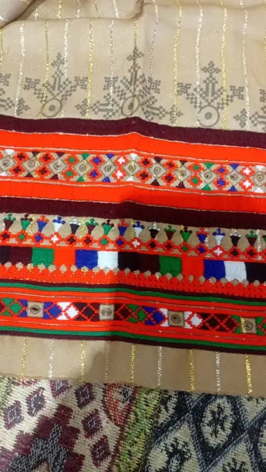 دوزنده|لباس|زاهدان, |دیوار