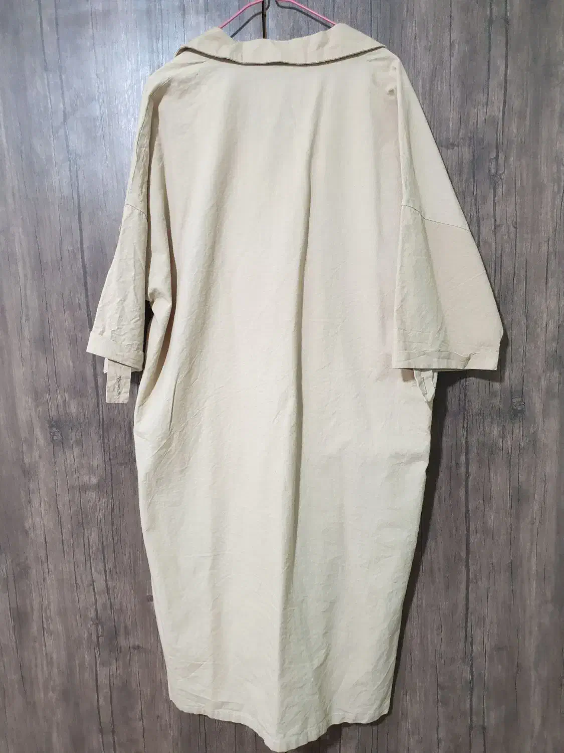 مانتو لینن|لباس|رباطکریم, رباطکریم|دیوار