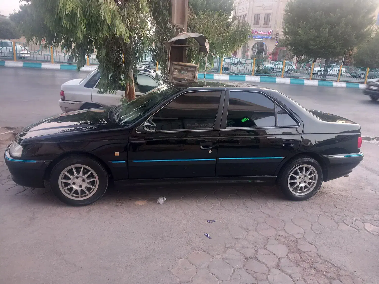 پژو پارس مدل ۹۳ کامل رنگ|خودرو سواری و وانت|تهران, سلیمانی|دیوار