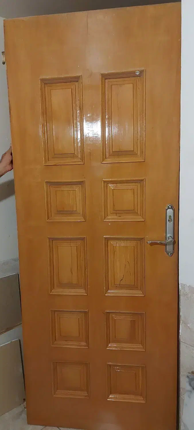 درب دو لنگه چوبی سالم لنگه کوچک۳۹/۵×۲/۱۴سانت|مصالح و تجهیزات ساختمان|شیراز, شهرک گلستان|دیوار
