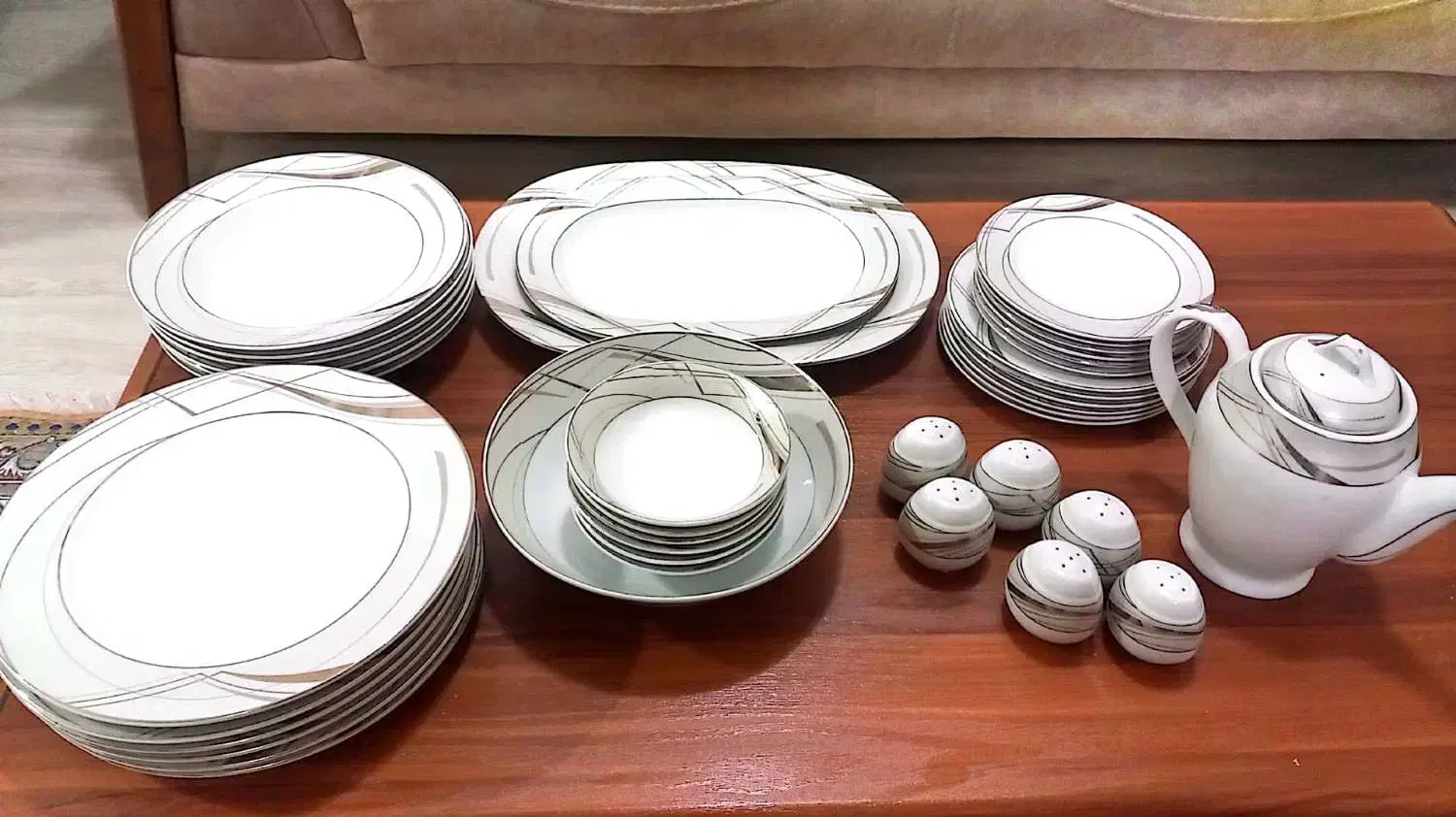 ظرف ۶نفره چینی مارک مقصود|ظروف سرو و پذیرایی|بهشهر, |دیوار